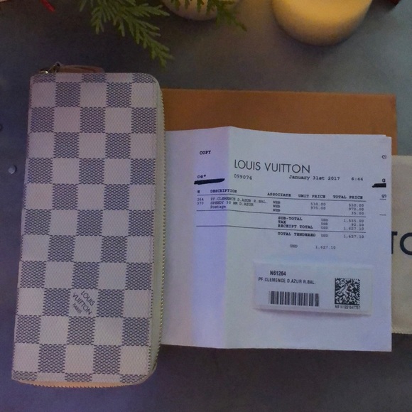 L.V.  Damier  Azur Wallet! - Picture 5 of 6